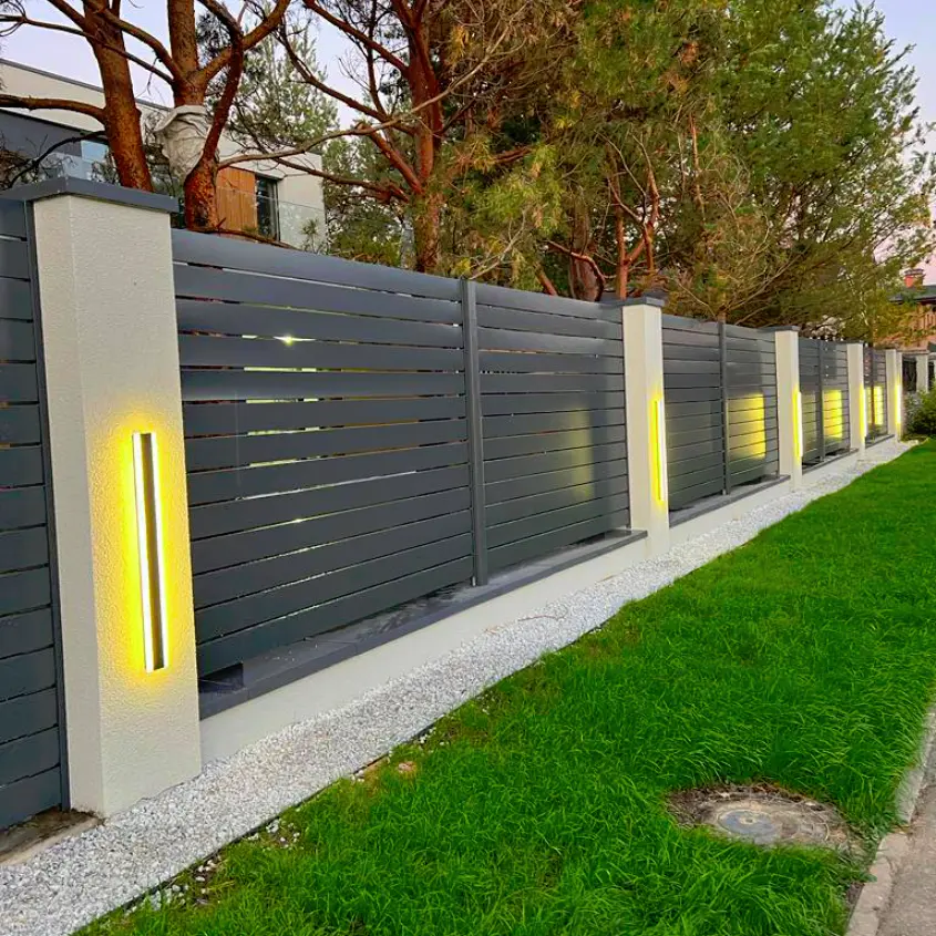 Фото 3 забор ранчо планкен 7024 Серый Графит с подсветкой