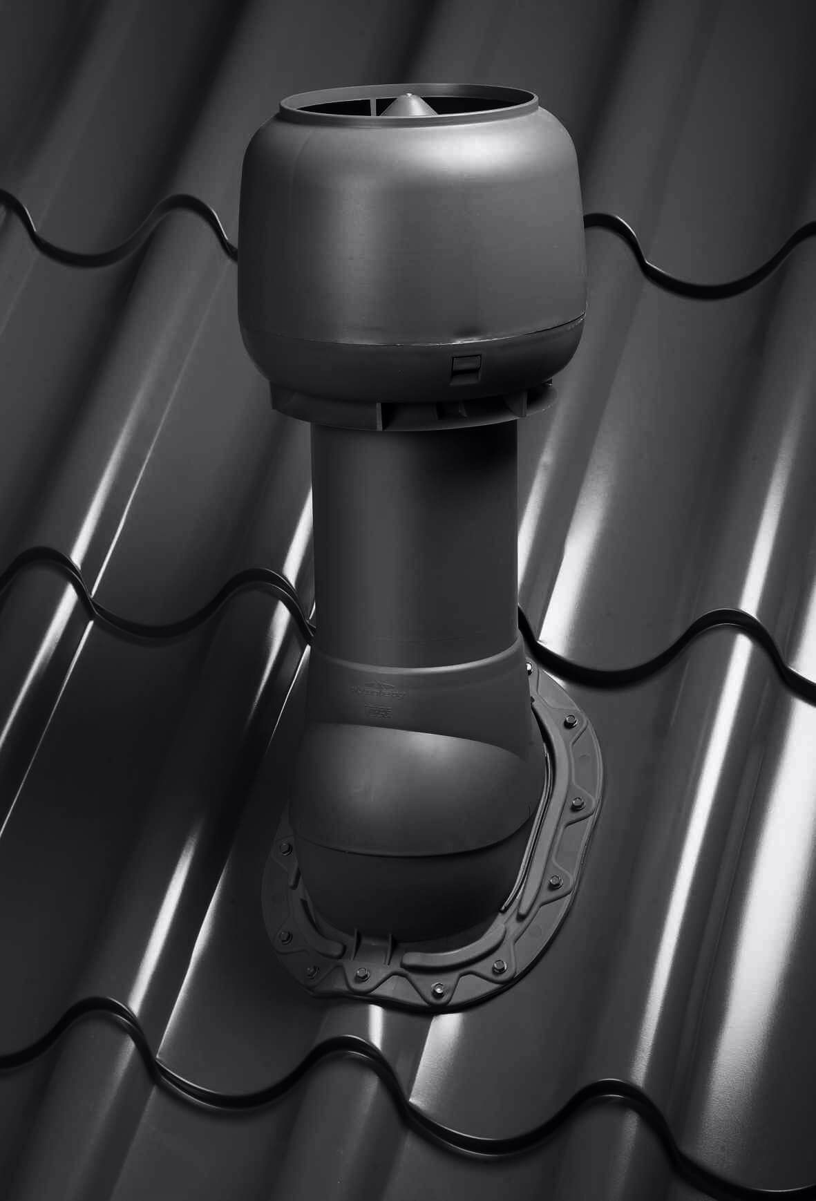 734402 Вентиляционный выход (черный) на крыше