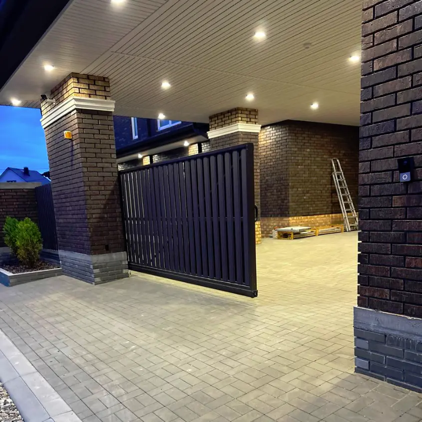 Фото 2 Штакетник Полукруглый RAL8019 МАТТЕ Темный Шоколад двусторонний