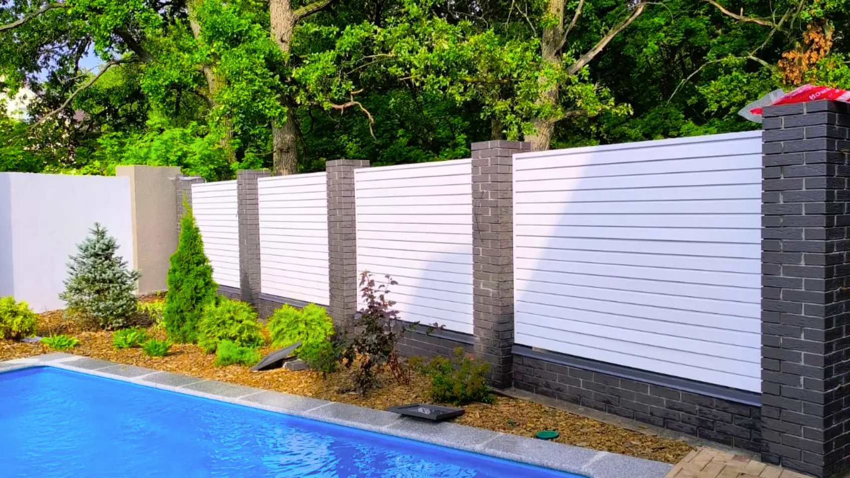 Фото 1 забор жалюзи Хай-Тек RAL9003 Белый двусторонний